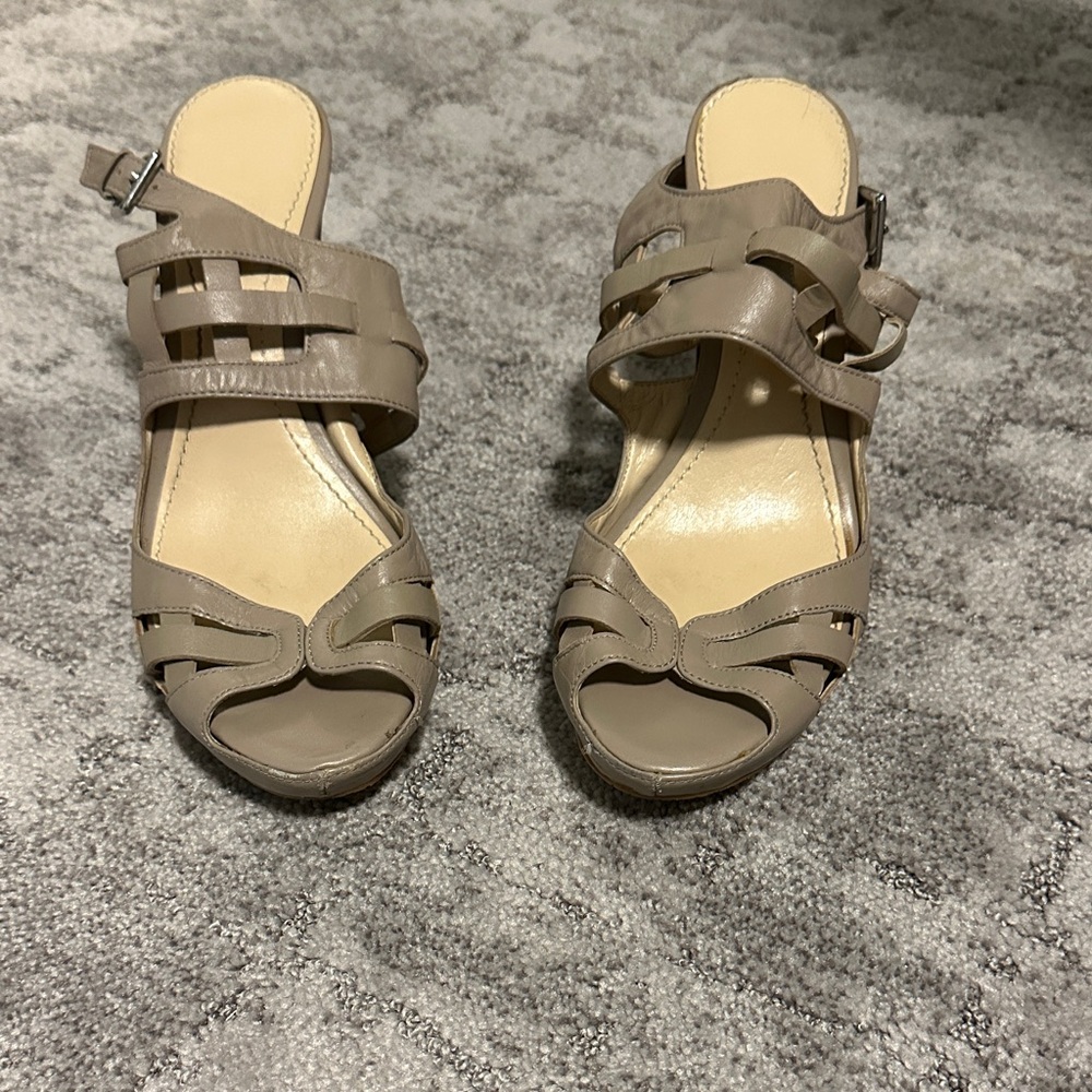 Elegant Taupe leather Women's heels